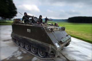 C'est un char M113 comme celui-ci qui a terminé sa course dans le canal de Fully